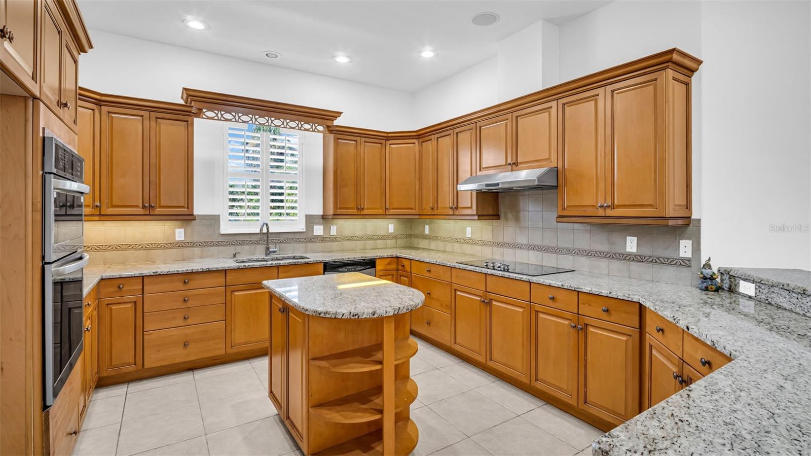 Image 15 of 65 For 1089 Cordova Boulevard Ne