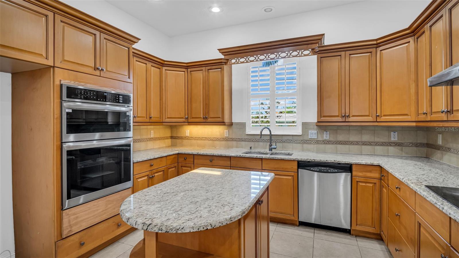 Image 16 of 65 For 1089 Cordova Boulevard Ne