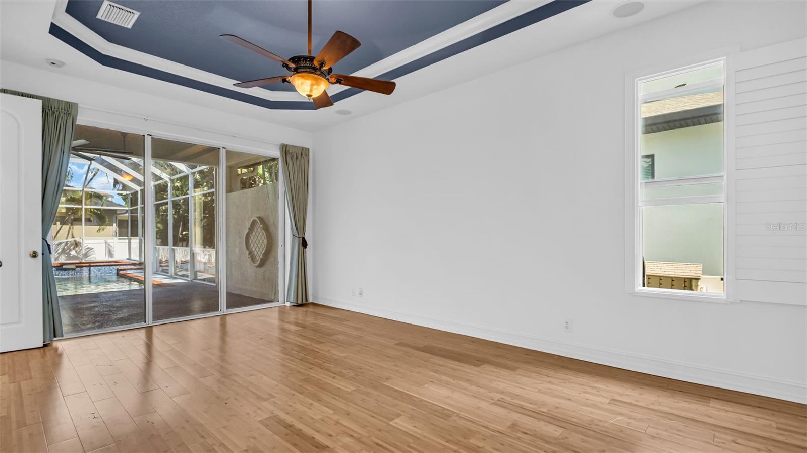 Image 19 of 65 For 1089 Cordova Boulevard Ne