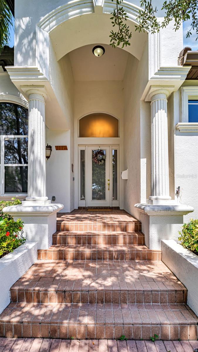 Image 3 of 65 For 1089 Cordova Boulevard Ne