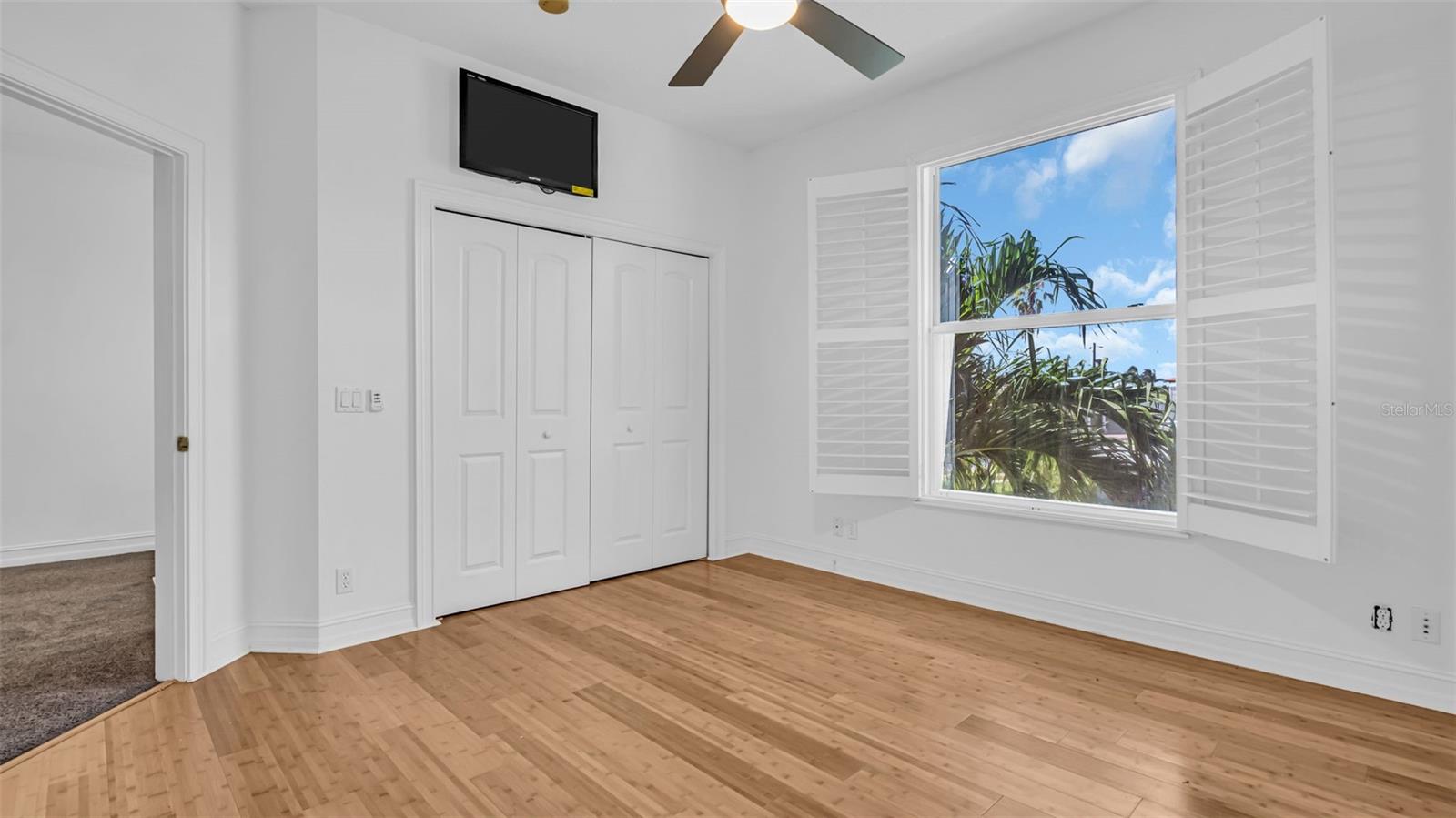 Image 33 of 65 For 1089 Cordova Boulevard Ne