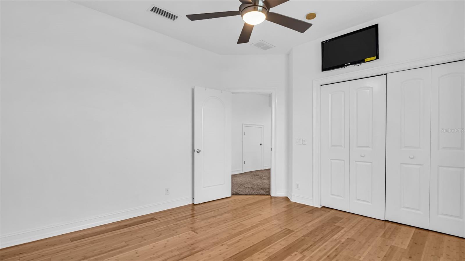 Image 34 of 65 For 1089 Cordova Boulevard Ne