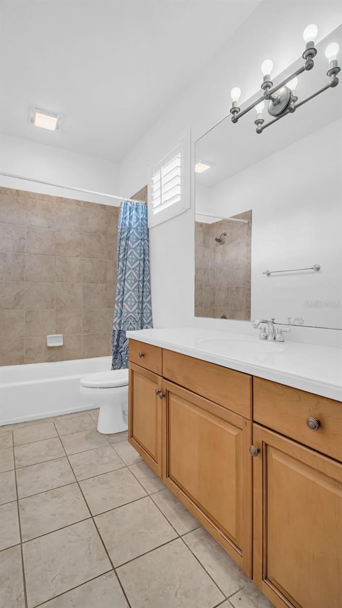 Image 35 of 65 For 1089 Cordova Boulevard Ne