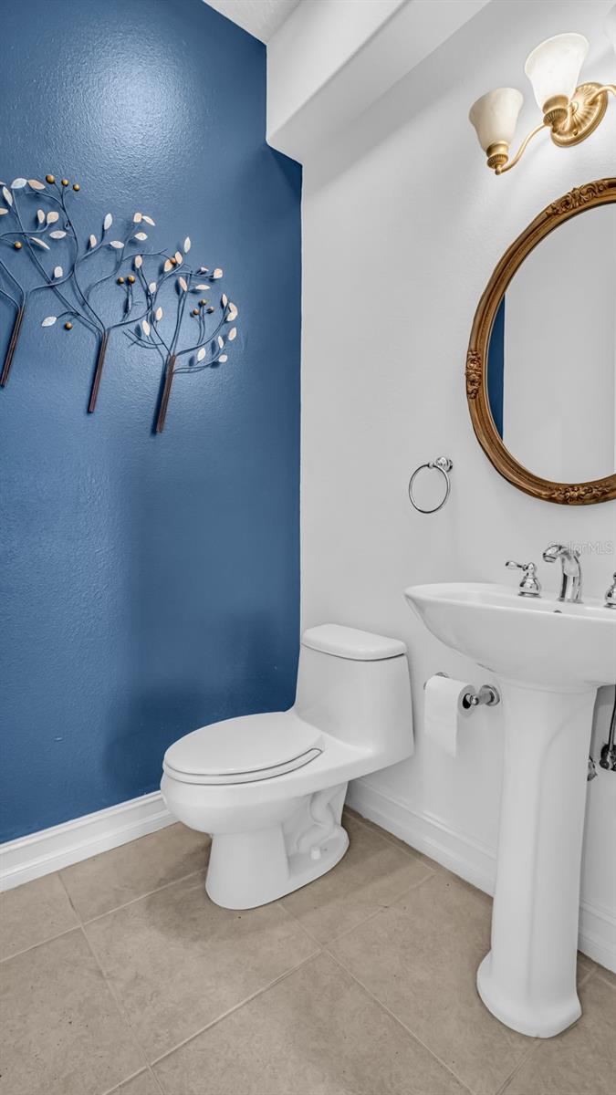 Image 37 of 65 For 1089 Cordova Boulevard Ne