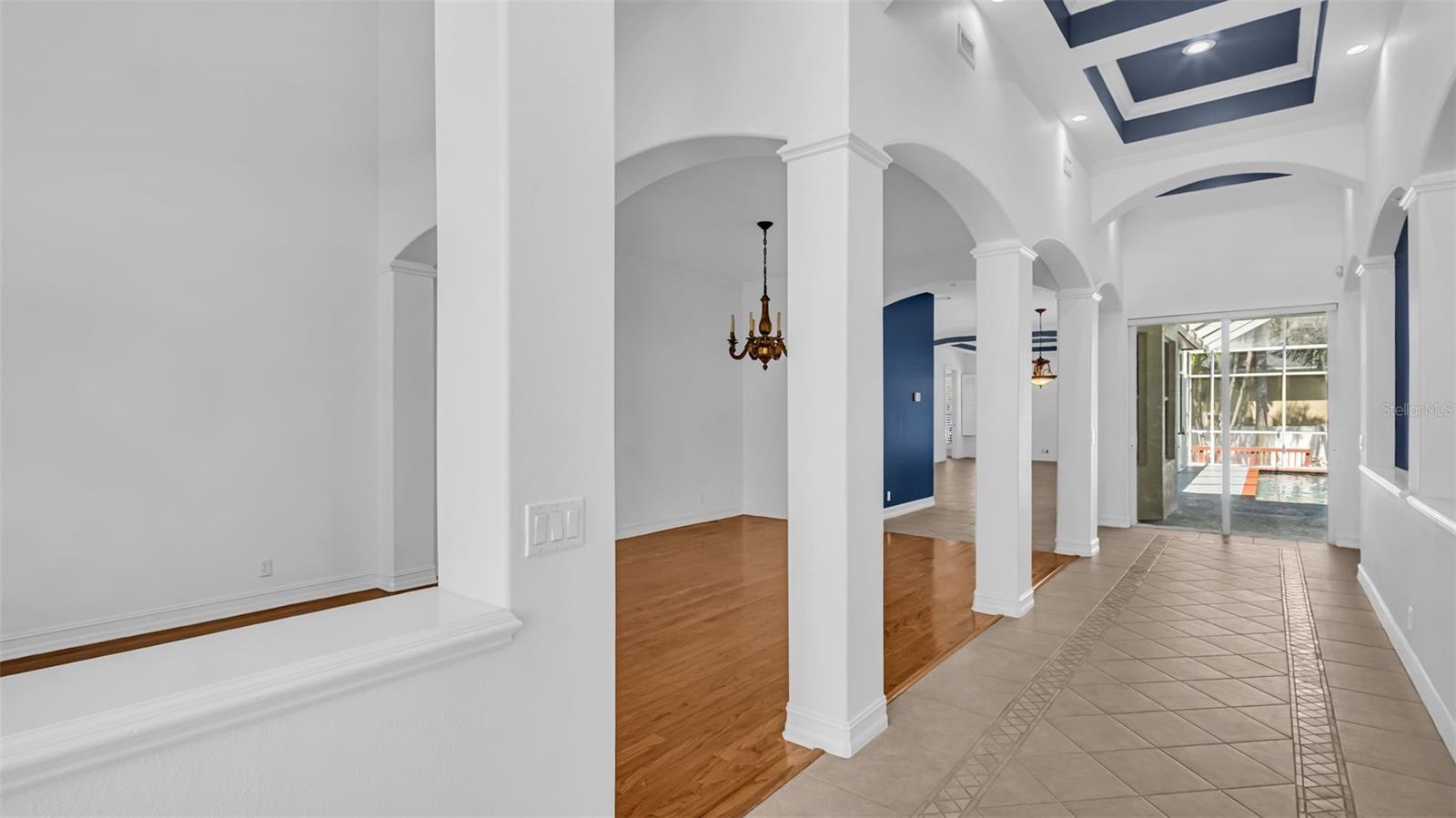 Image 4 of 65 For 1089 Cordova Boulevard Ne