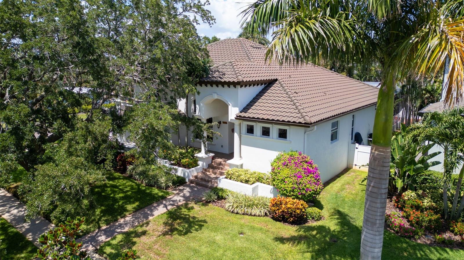 Image 44 of 65 For 1089 Cordova Boulevard Ne