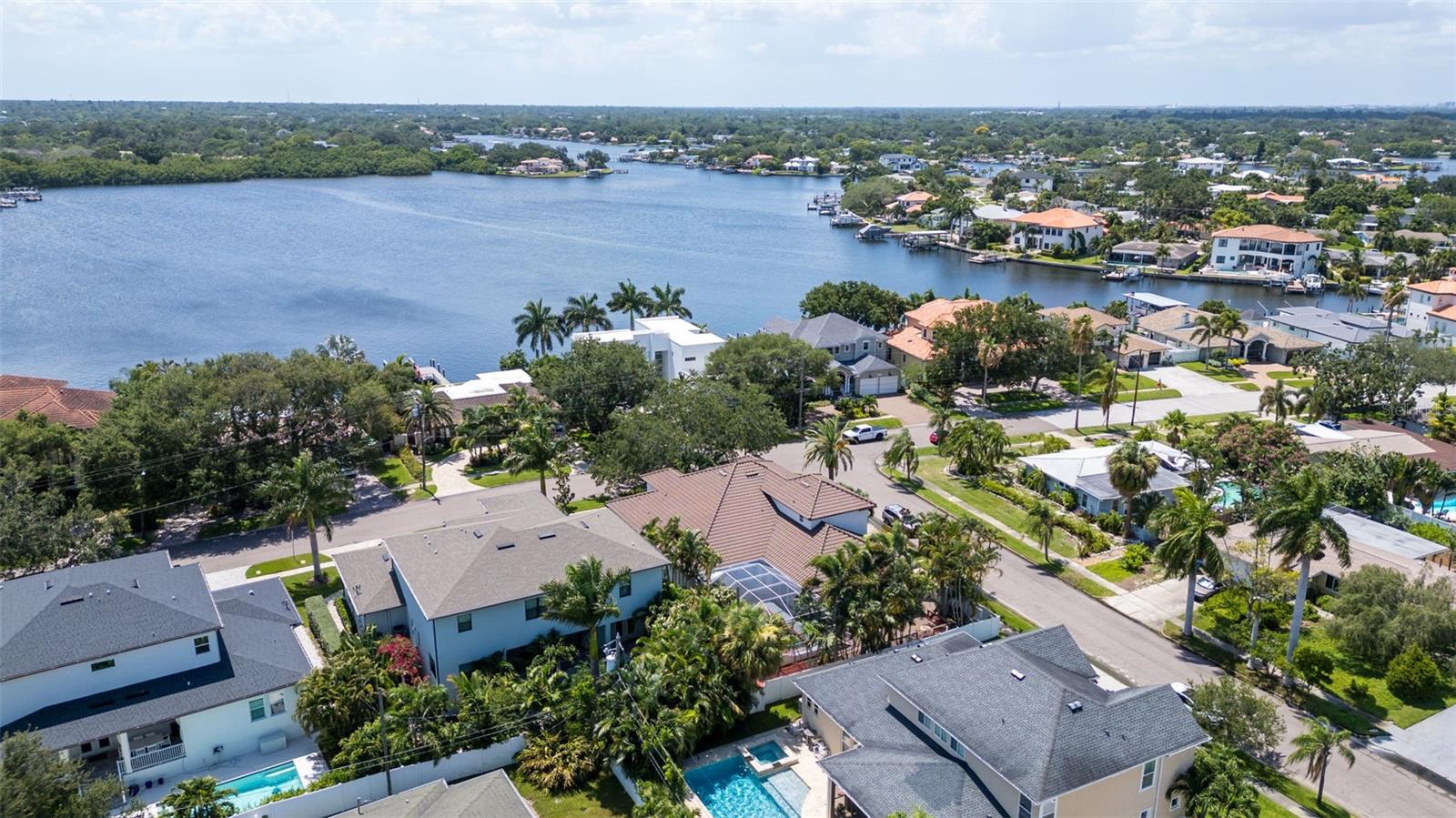 Image 56 of 65 For 1089 Cordova Boulevard Ne