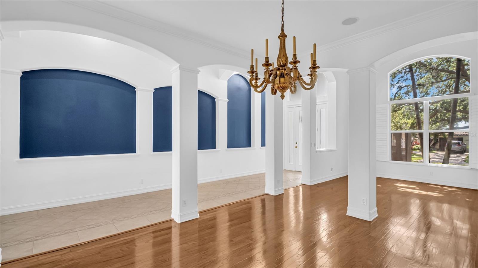 Image 6 of 65 For 1089 Cordova Boulevard Ne