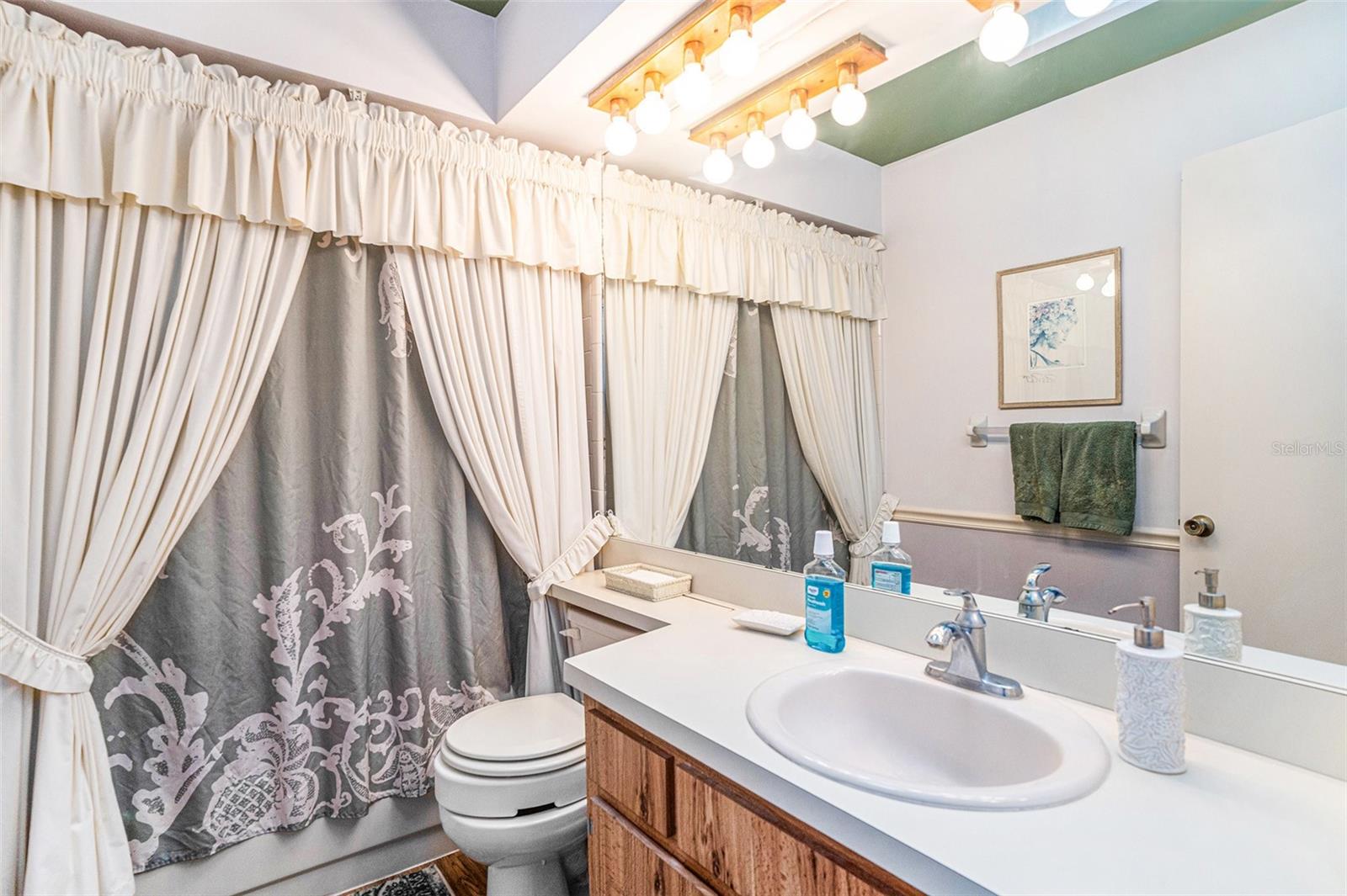 Image 15 of 25 For 3335 Foxridge Circle