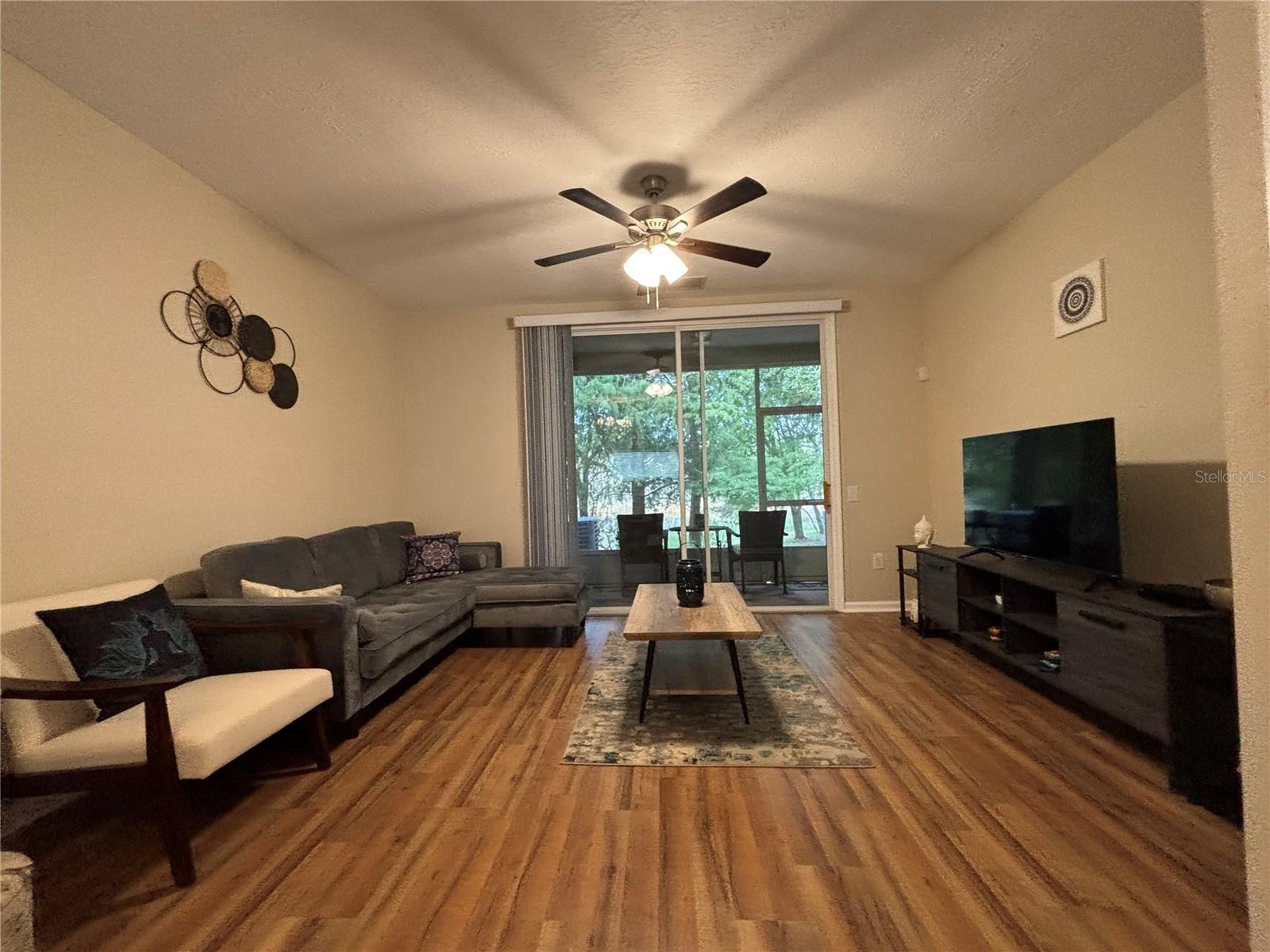 Image 10 of 23 For 870 Vineland Place