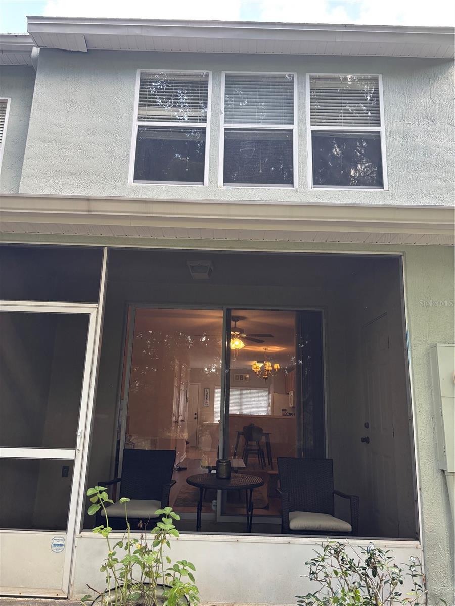 Image 18 of 23 For 870 Vineland Place