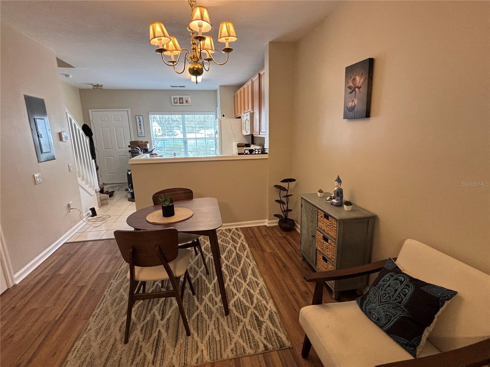 Image 2 of 23 For 870 Vineland Place