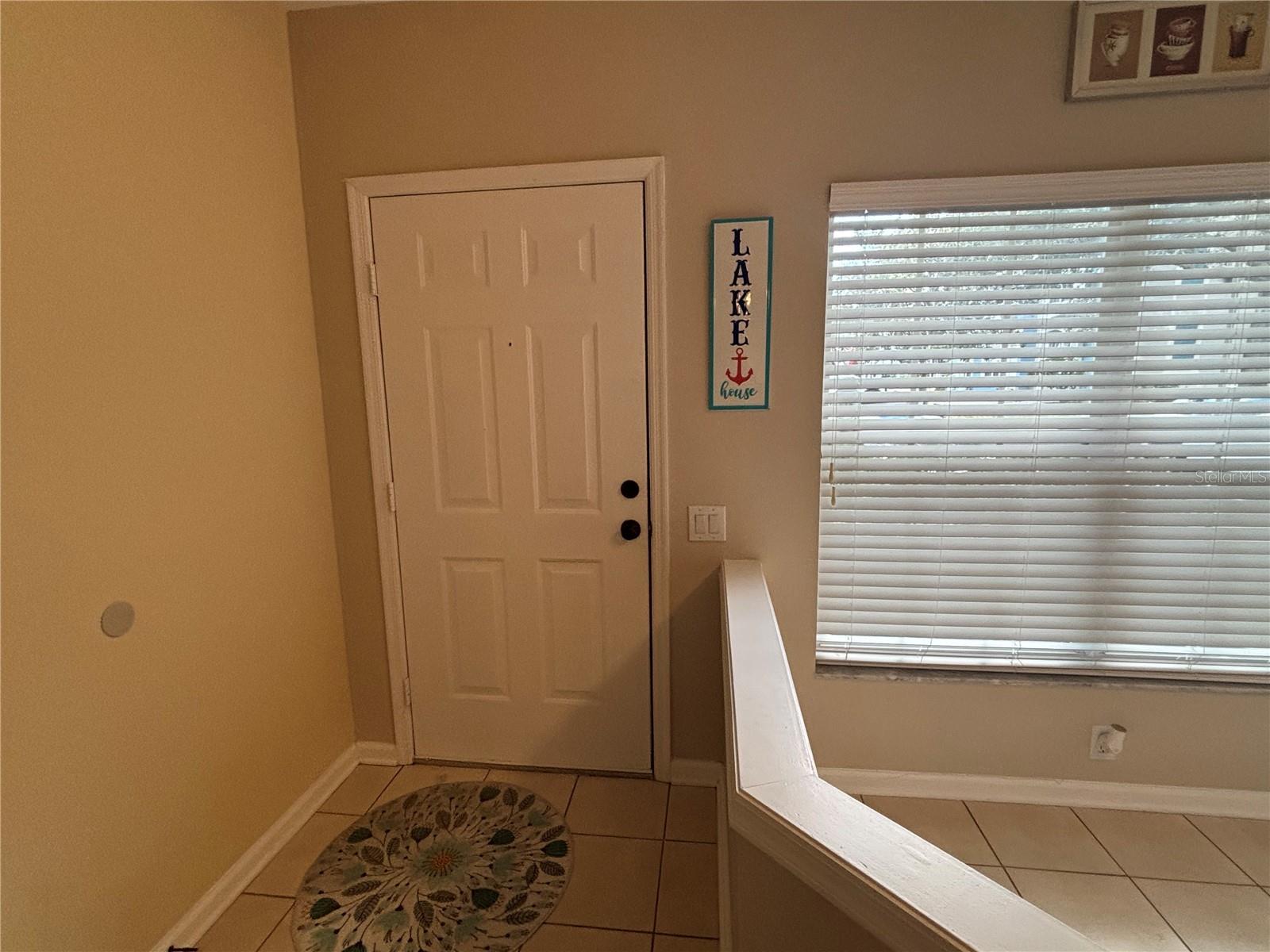 Image 4 of 23 For 870 Vineland Place