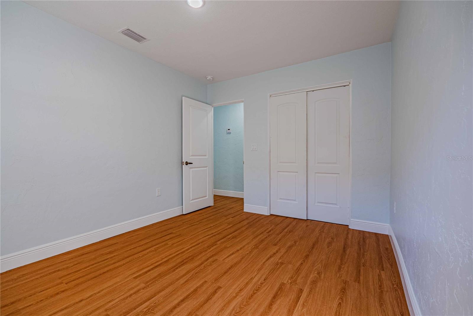 Image 13 of 38 For 1835 15th Avenue S