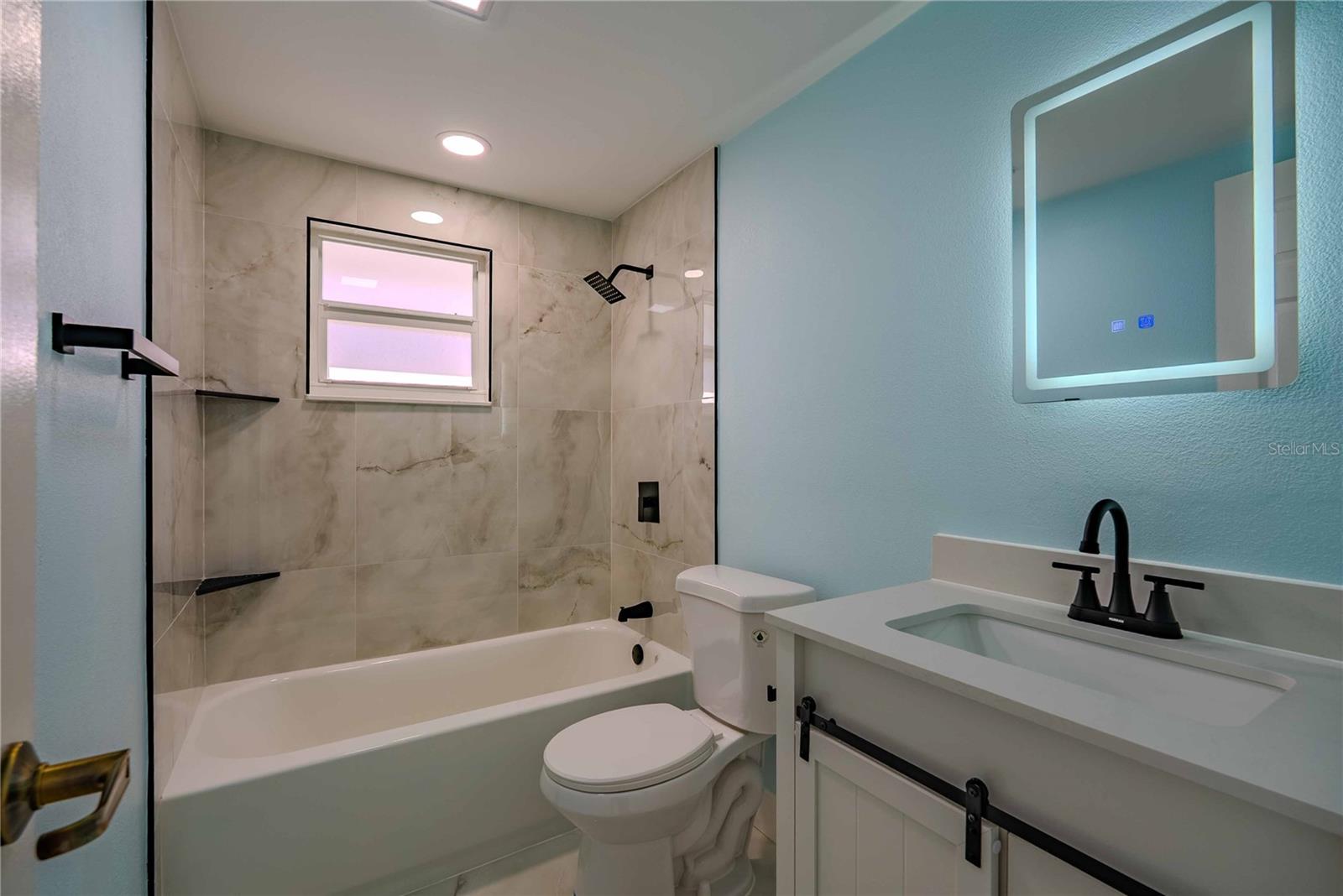 Image 16 of 38 For 1835 15th Avenue S