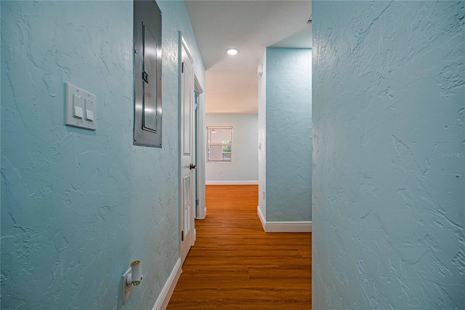 Image 19 of 38 For 1835 15th Avenue S