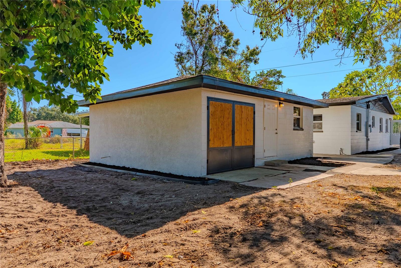 Image 21 of 38 For 1835 15th Avenue S