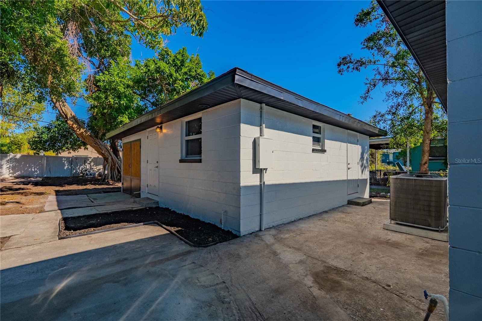 Image 33 of 38 For 1835 15th Avenue S