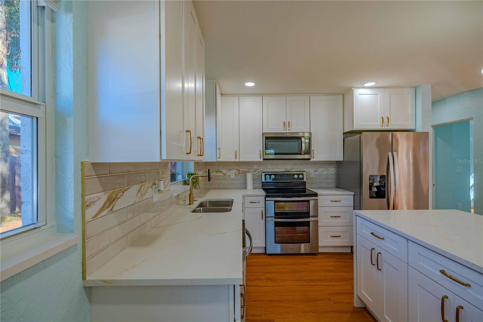 Image 8 of 38 For 1835 15th Avenue S