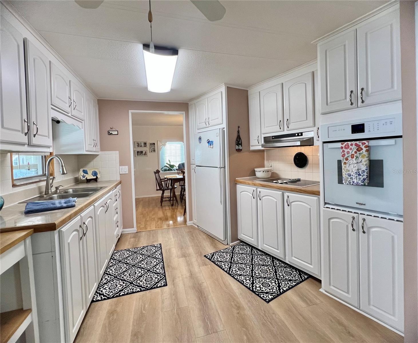 Image 4 of 64 For 1100 Belcher Road S 604