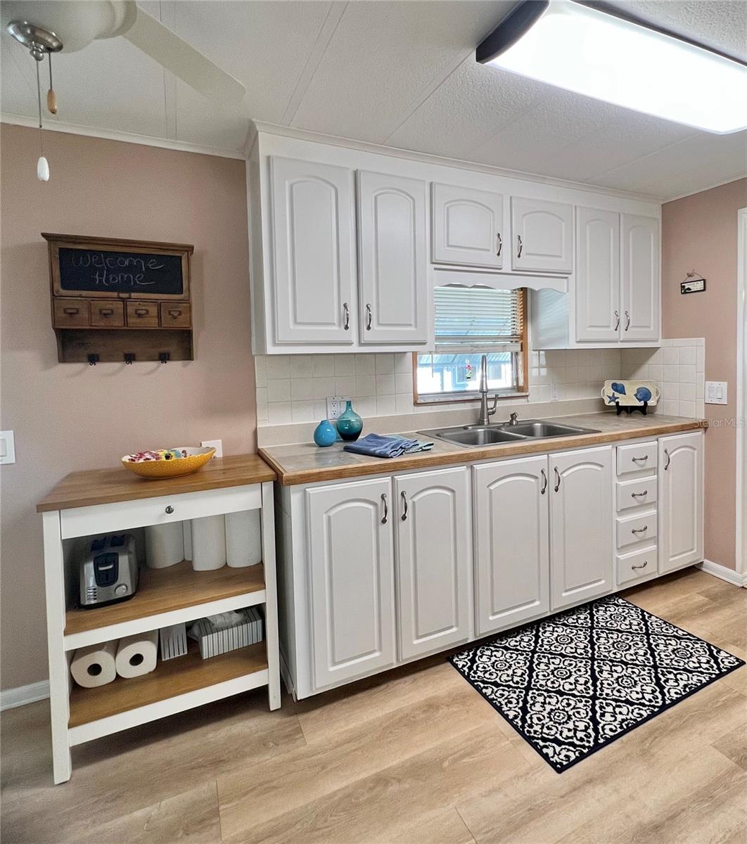 Image 5 of 64 For 1100 Belcher Road S 604