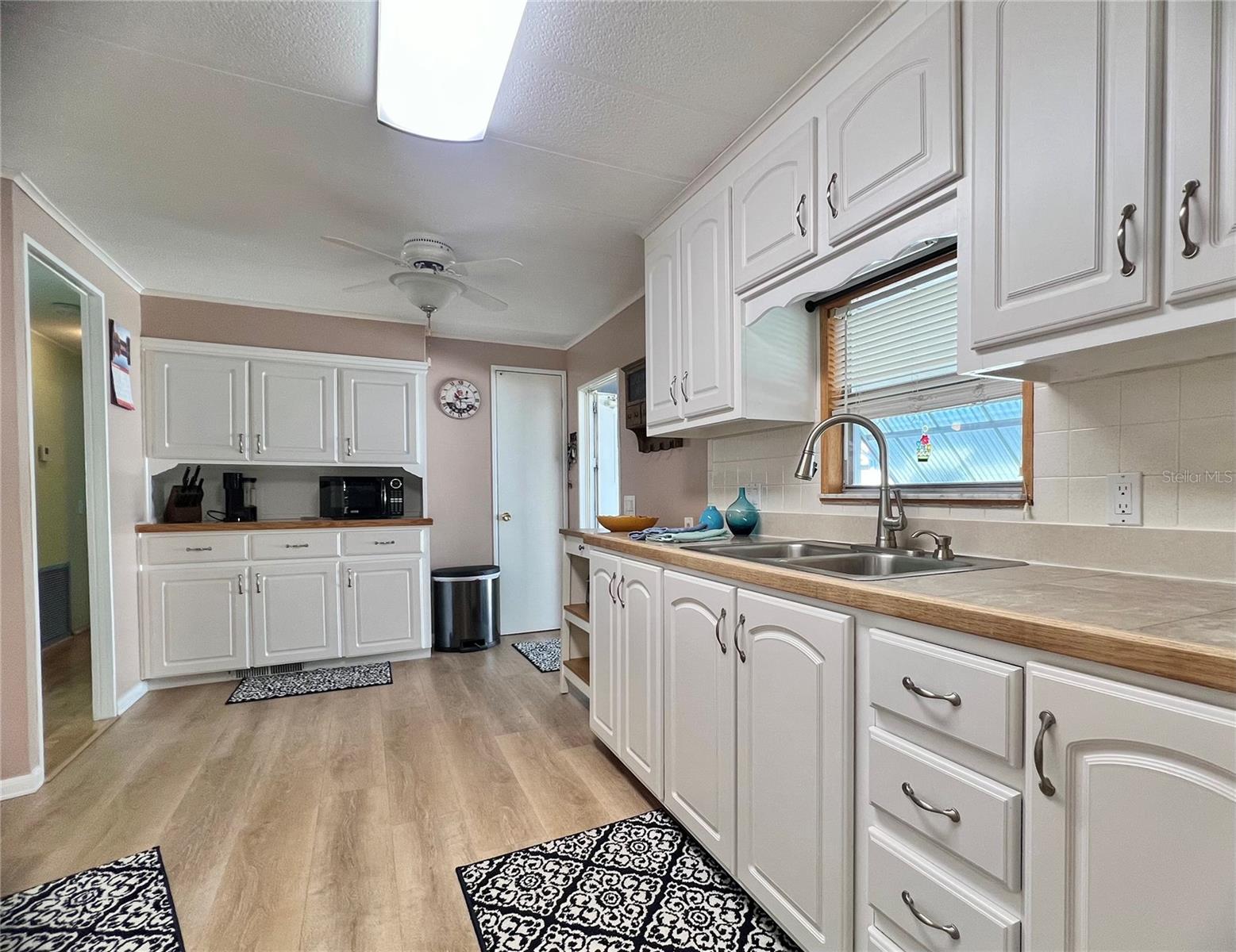 Image 8 of 64 For 1100 Belcher Road S 604