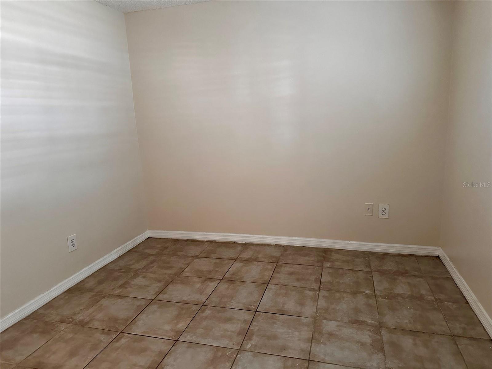 Image 22 of 23 For 122 Kings Avenue 101
