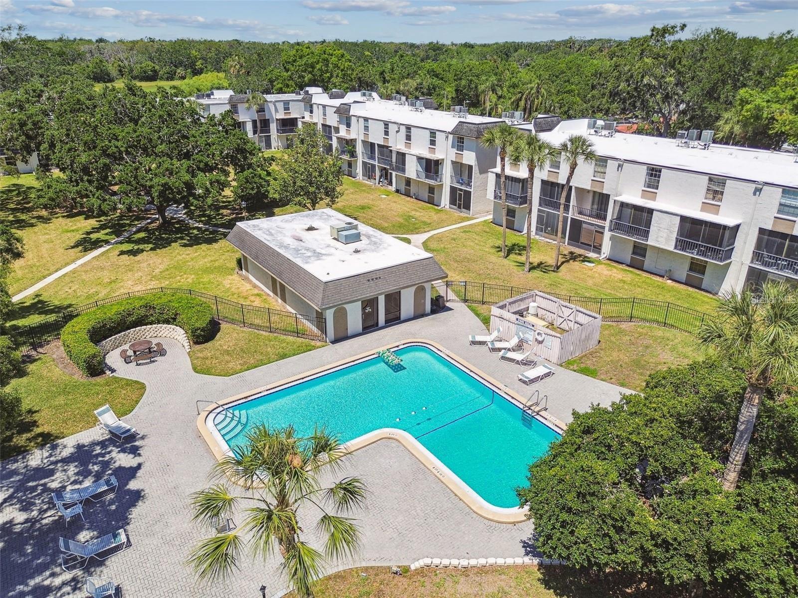 Image 6 of 19 For 122 Kings Avenue 101