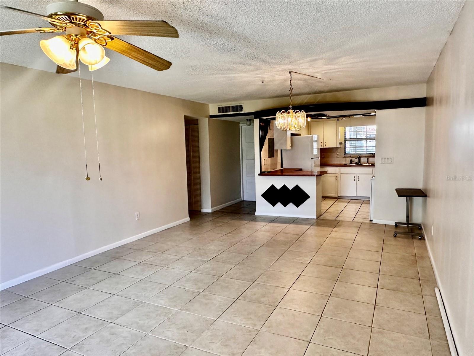 Image 7 of 19 For 122 Kings Avenue 101