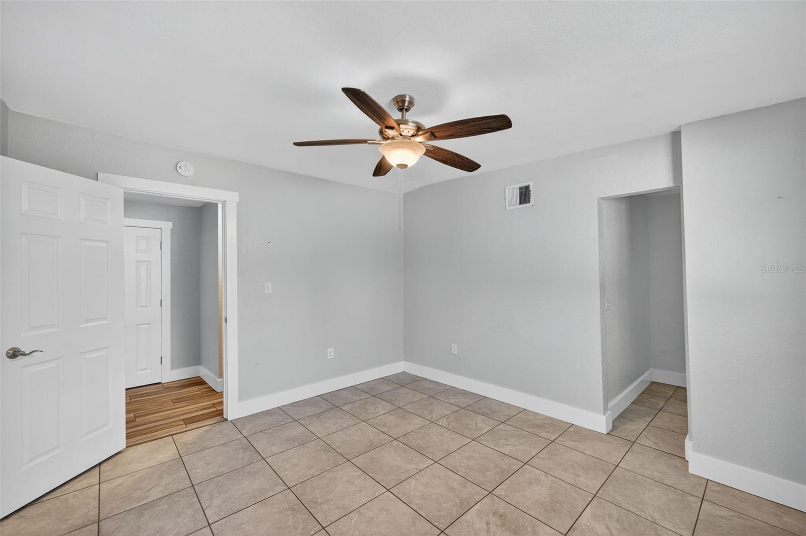 Image 20 of 42 For 2470 47th Street S