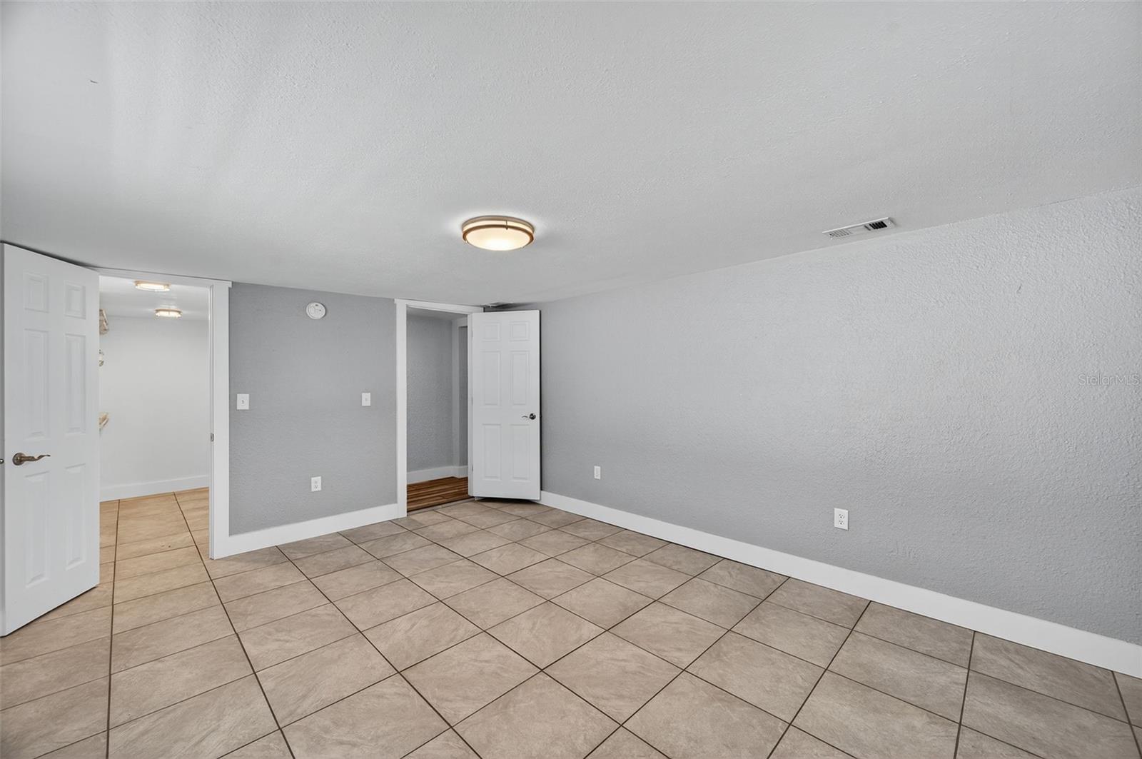 Image 23 of 42 For 2470 47th Street S