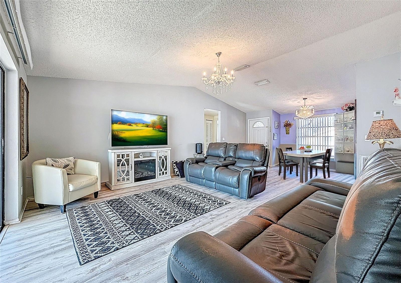 Image 8 of 55 For 9214 Roundwood Court