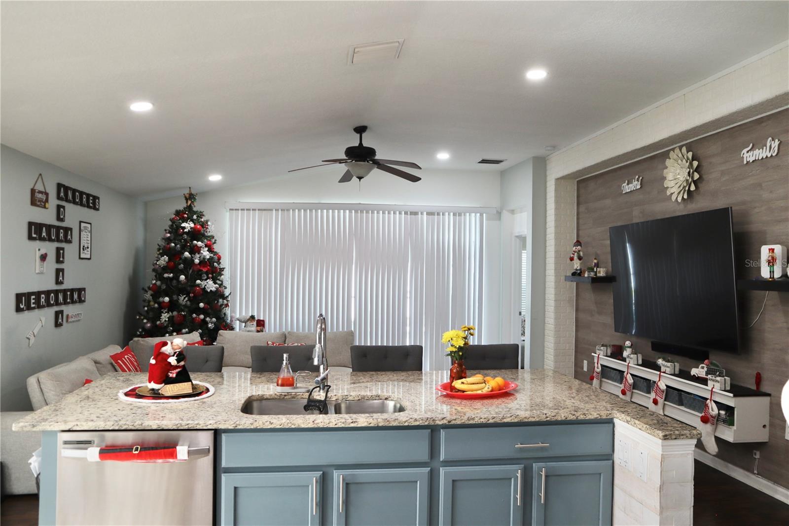 Image 26 of 54 For 398 Sea Holly Drive