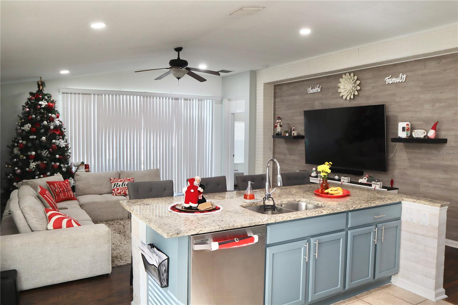 Image 27 of 54 For 398 Sea Holly Drive