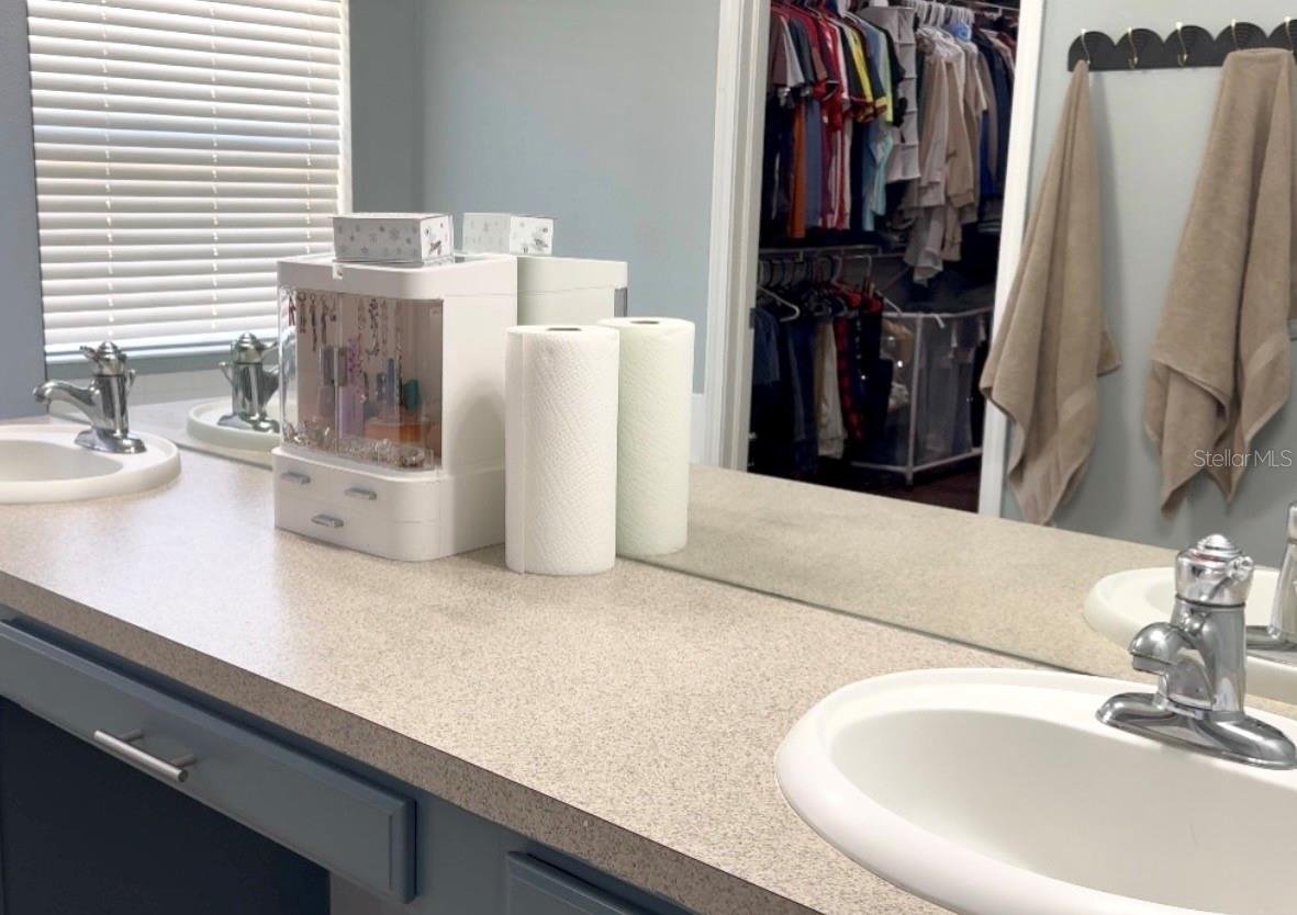 Image 33 of 54 For 398 Sea Holly Drive