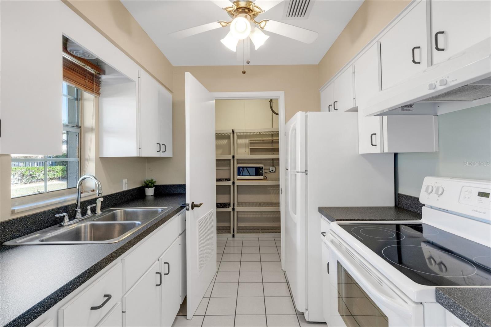 Image 16 of 65 For 4215 Bay Drive 203