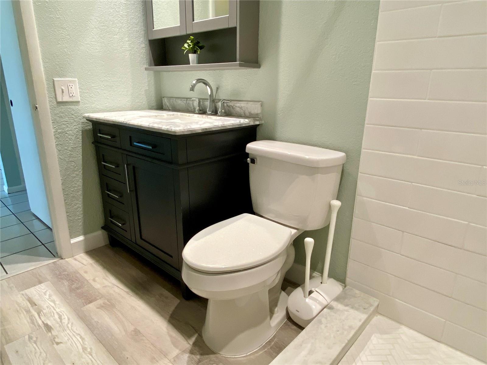 Image 24 of 65 For 4215 Bay Drive 203