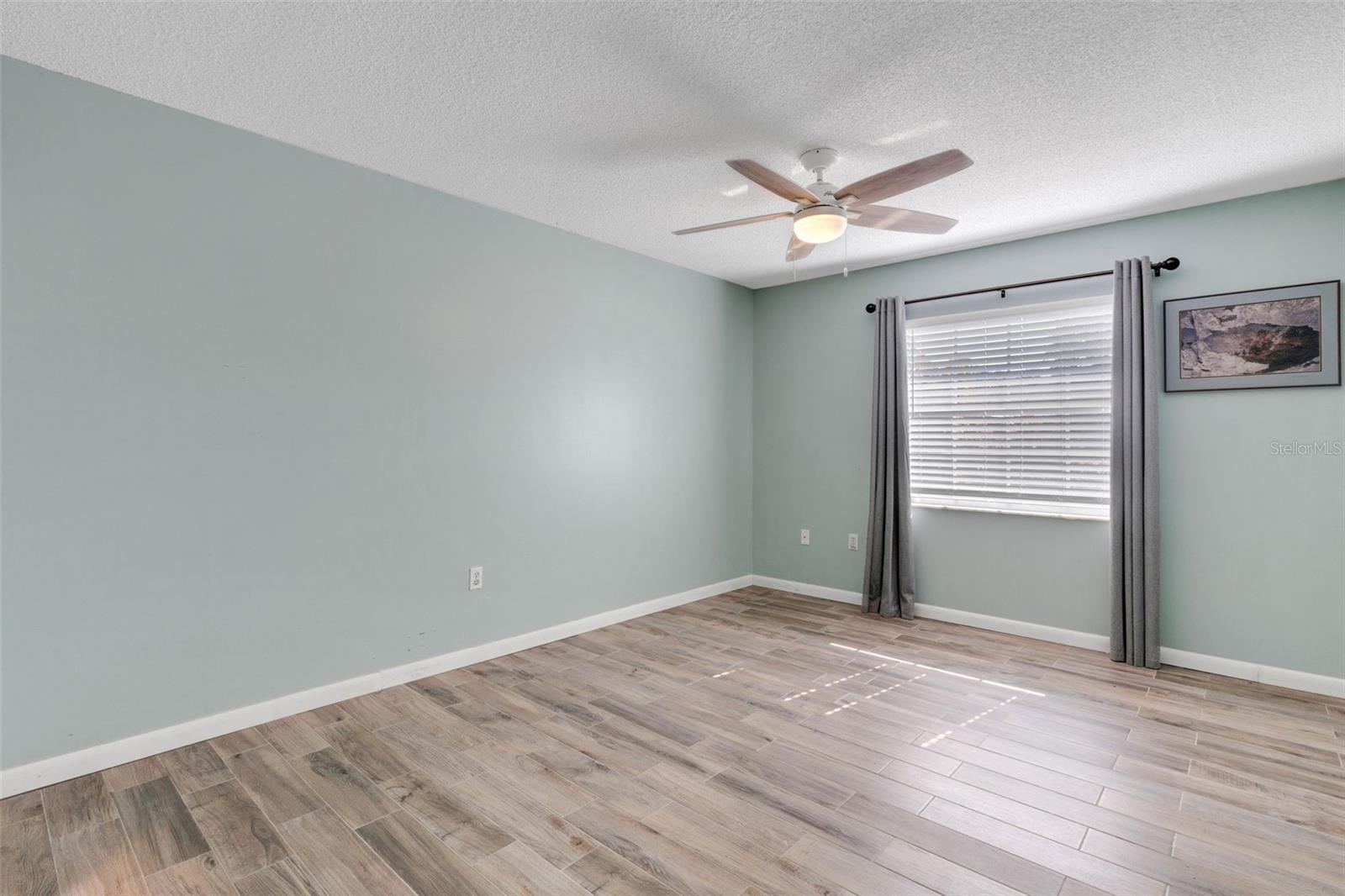 Image 26 of 65 For 4215 Bay Drive 203