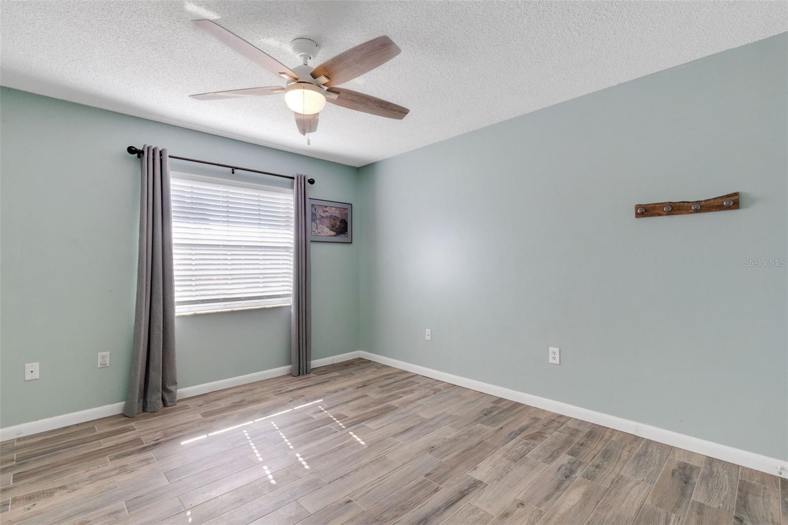 Image 27 of 65 For 4215 Bay Drive 203