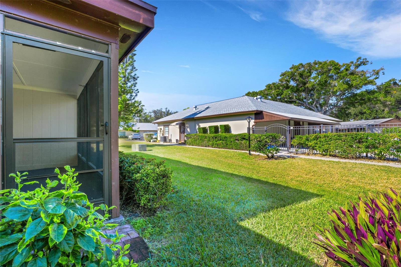 Image 35 of 65 For 4215 Bay Drive 203