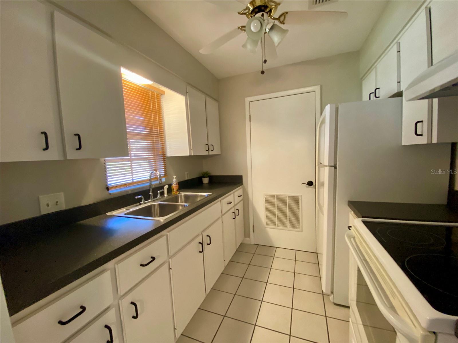 Image 40 of 65 For 4215 Bay Drive 203