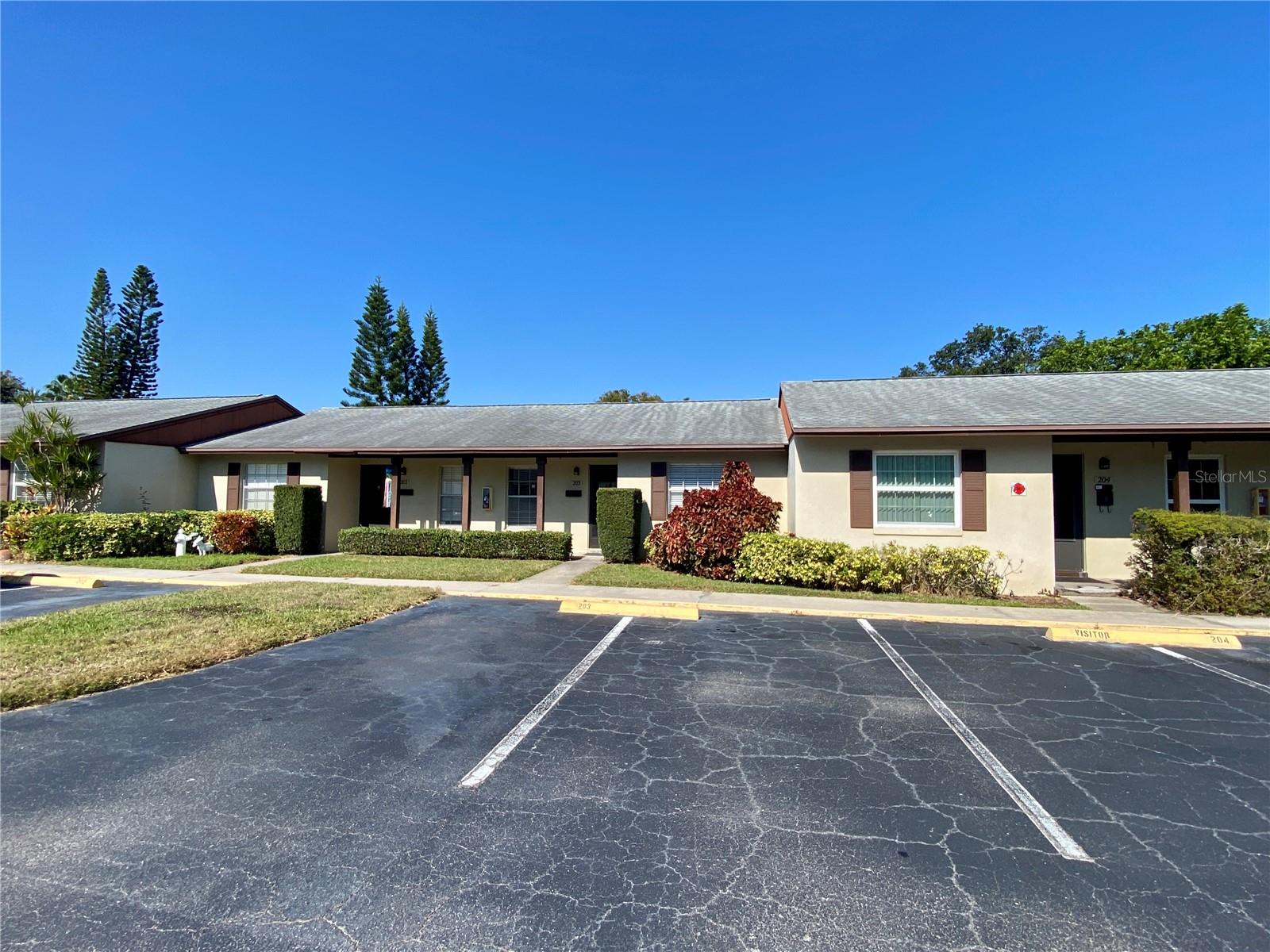 Image 5 of 65 For 4215 Bay Drive 203