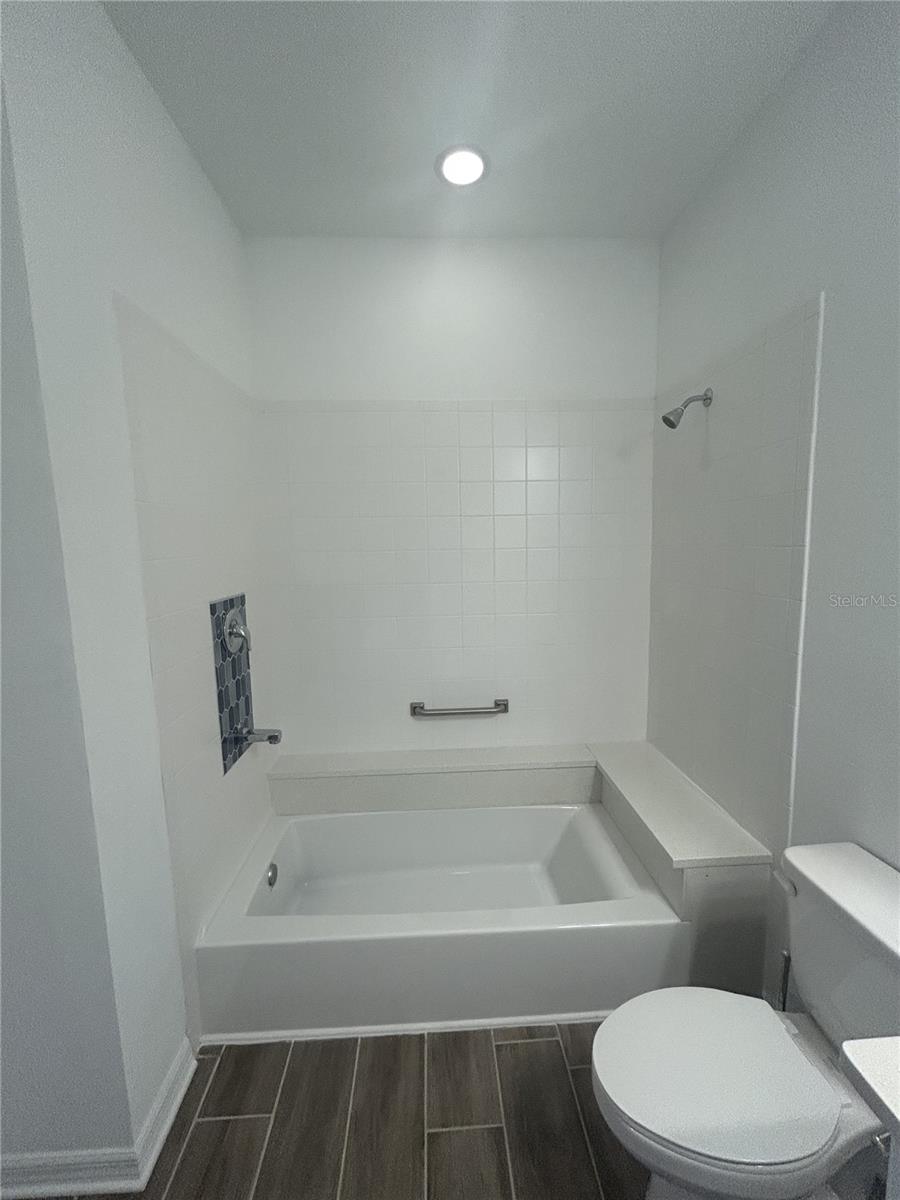 Image 15 of 18 For 5986 Fiore Drive