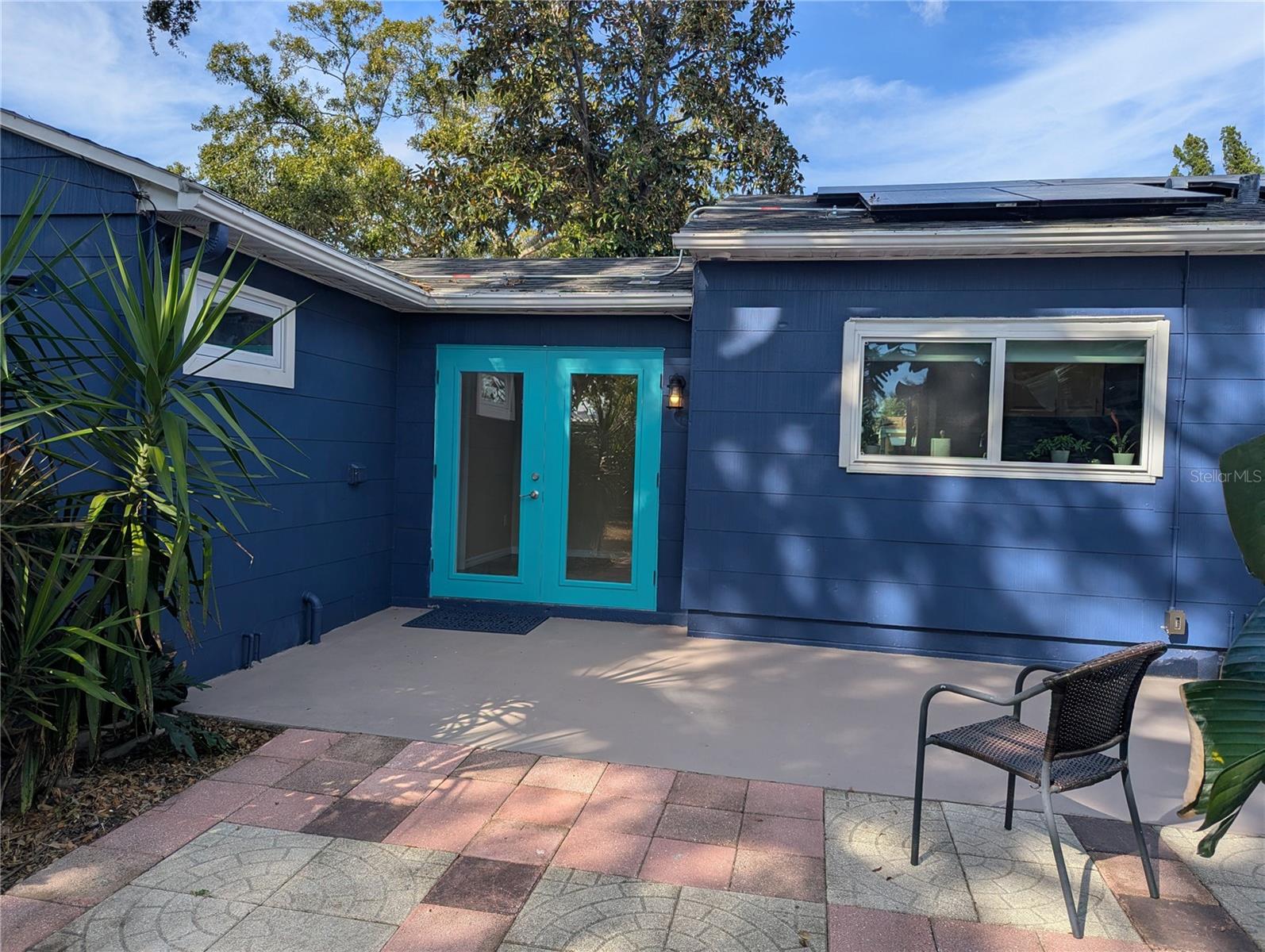 Listing photo id 24 for 3530 8th Avenue N