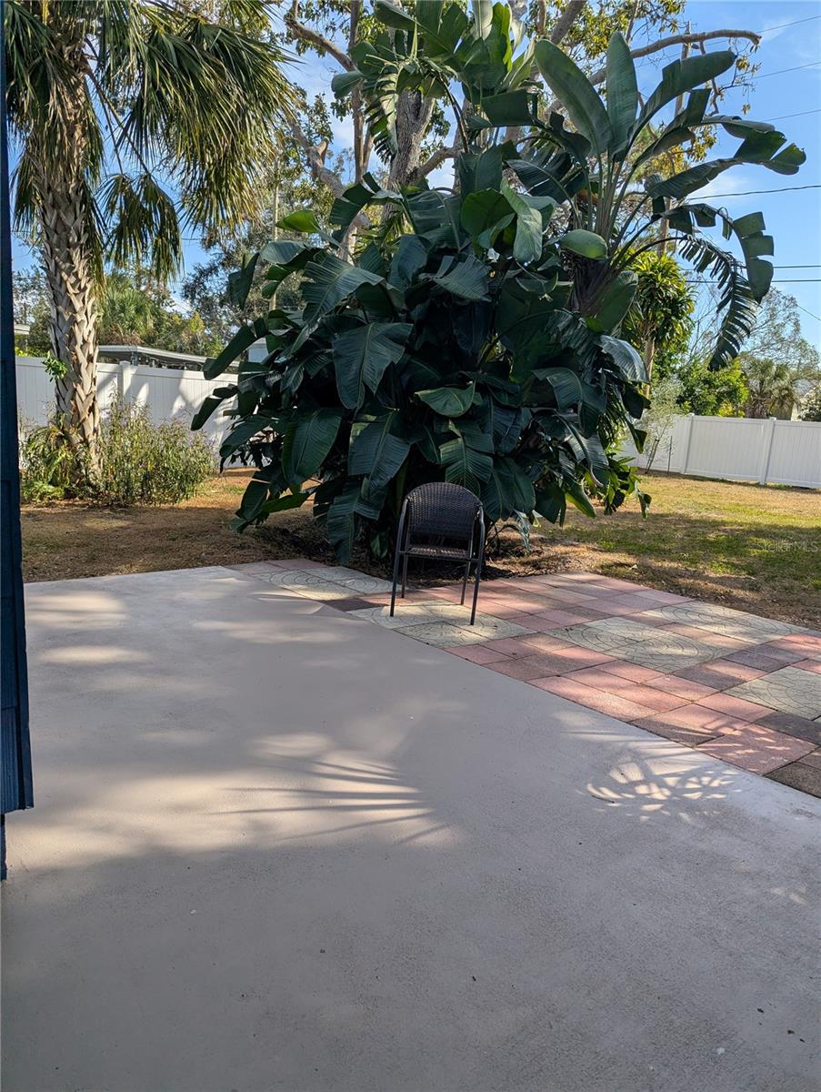 Listing photo id 25 for 3530 8th Avenue N