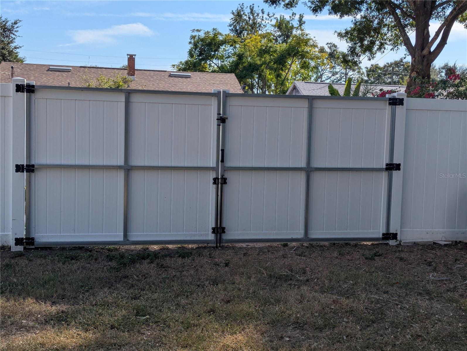 Listing photo id 29 for 3530 8th Avenue N