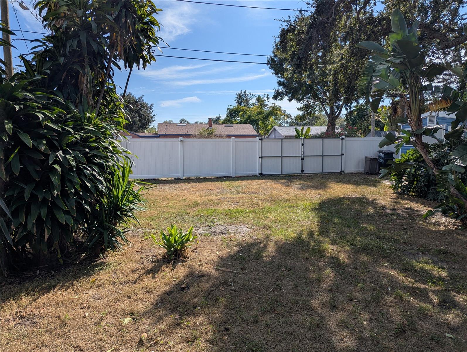 Listing photo id 33 for 3530 8th Avenue N