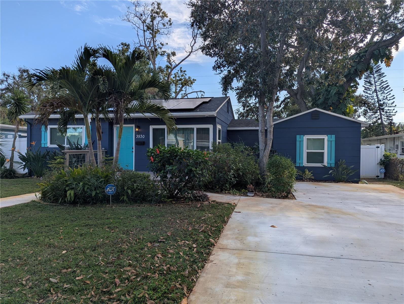 Listing photo id 36 for 3530 8th Avenue N