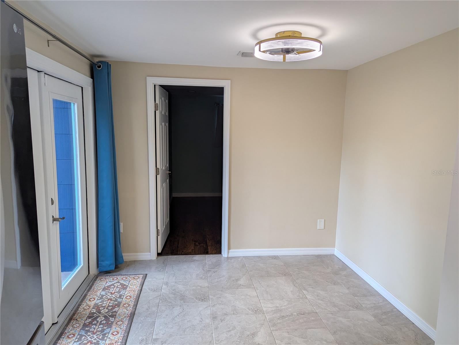 Listing photo id 7 for 3530 8th Avenue N