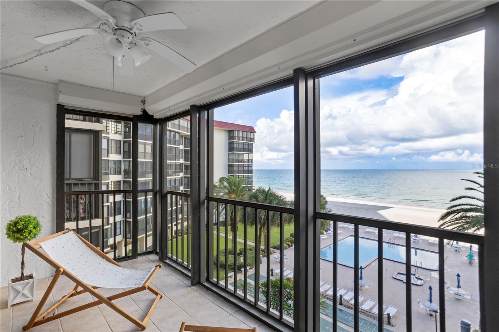 Image 13 of 32 For 18304 Gulf Boulevard 408